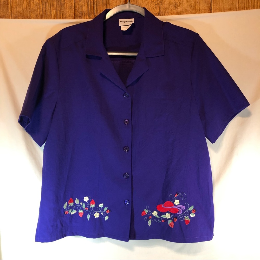 Bon Worth woman’s purple short sleeve button down blouse w/embroidered M Petite